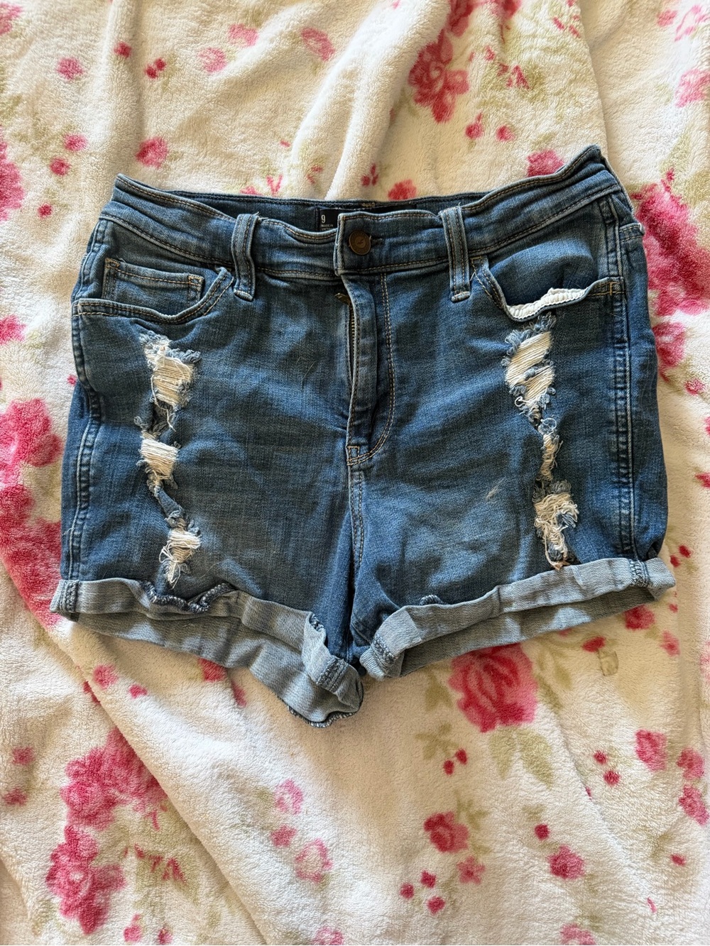 Hollister size 9 Distressed Roll-Cuff Denim Shorts - Blue